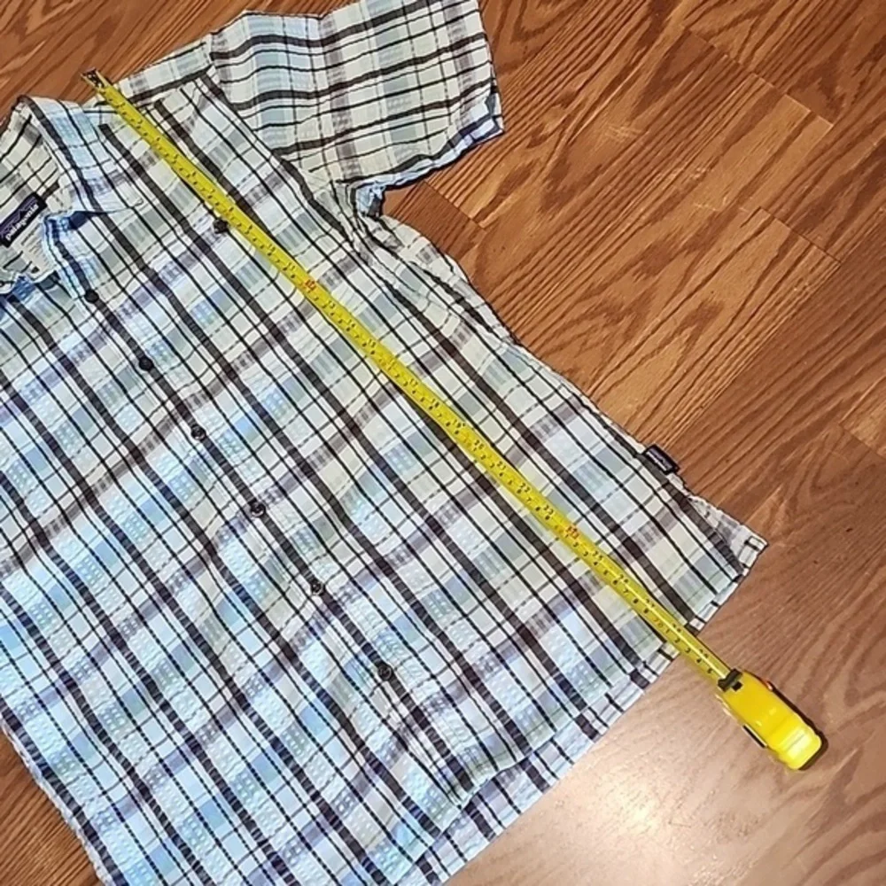 Patagonia seersucker‎ fabric button down shirt med